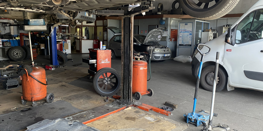 local industriel à LONS (64140)